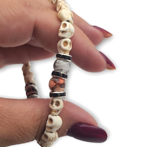 Handcrafted Set Of Stretchy Skull Bracelet & Earrings - Picture 9 of 13